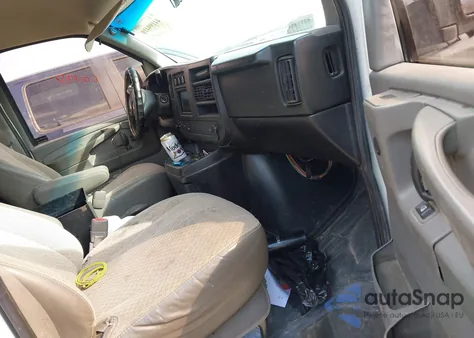 2012 Chevrolet Express 2500 Work Van z USA, uszkodzony, nr VIN 1GCWGFCG7C1121205